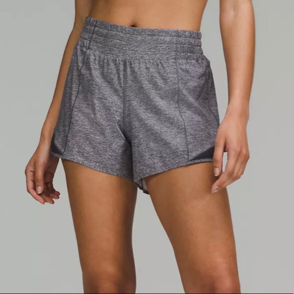 Lululemon Hotty hot shorts 4”
